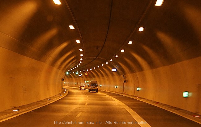 LJUBLJANA > Stadttunnel der Autobahn