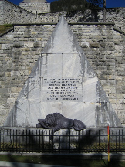 SLO: PREDILPASS > Denkmal Hermann von Hermannsdorf