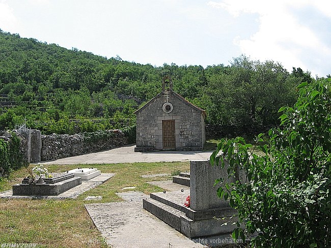 BROTNICE > Friedhof und Kirche des heiligen Lukas