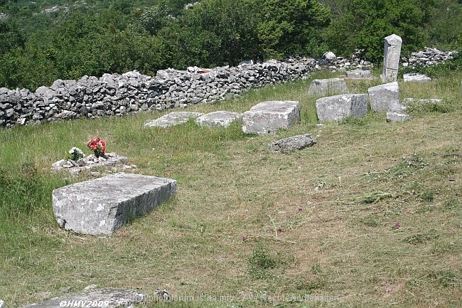 BROTNICE > Friedhof > alte Grabsteine