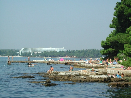 POREC > Borik > Strand Pical - Kap der Felsen