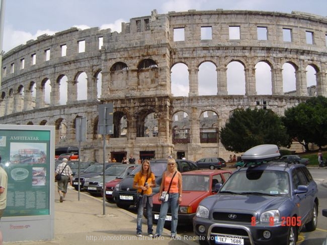 PULA > Amphitheater > gb66 - 5037