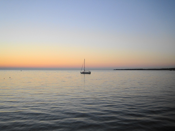 Istrien: POREC >Boot im Sonnenuntergang