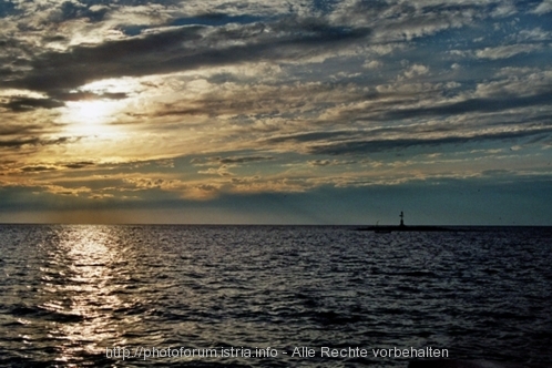 Sonnenuntergang im Hafen von Porec