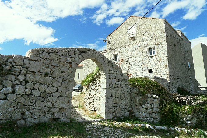 166_Lubenice_Stadttor.jpg