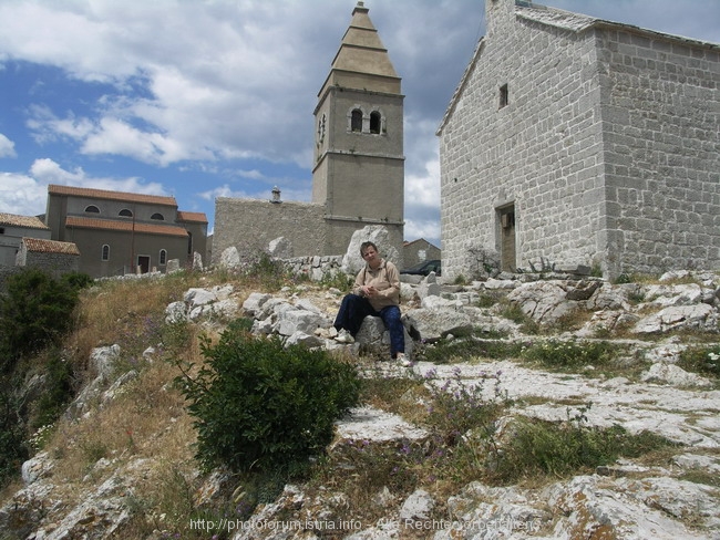 Otok CRES > Lubenice > Blick auf den Kirchturm