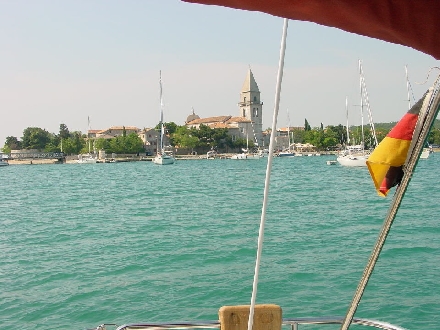 Otok CRES > Osor > Kanal von Süden