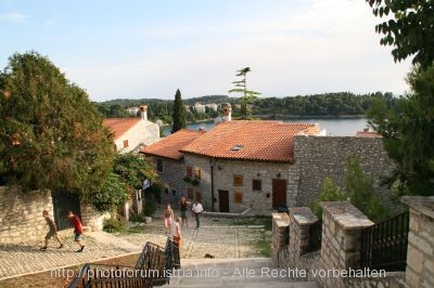 Rot-Weiß-Blau über Rovinj