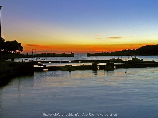 Abendstimmung >Vrsar Hafen