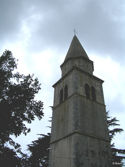 ' Kanfanar > Glockenturm der Pfarrkirche Hl. Sylvester