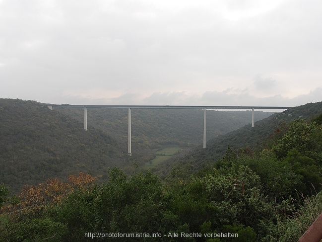 LIMSKA DRAGA > Brücke des Ypsilons in der Nähe von Dvigrad