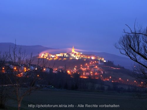 BUZET > Panorama > Abendstimmung