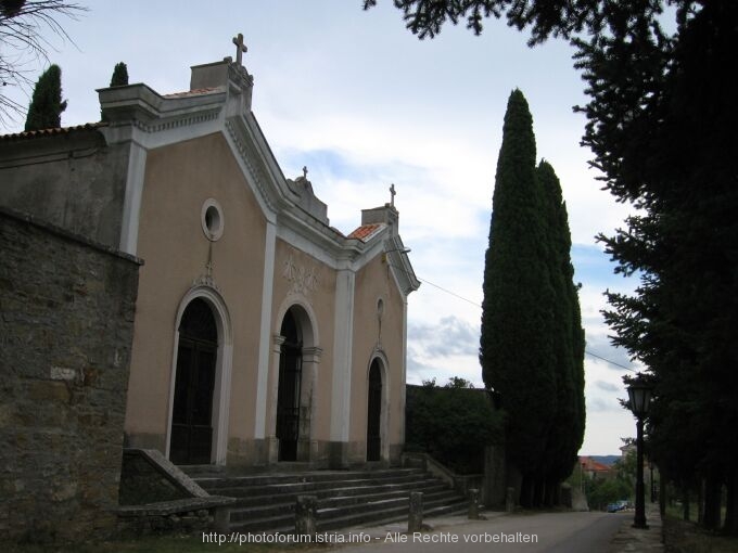 GROZNJAN > Friedhofskapelle