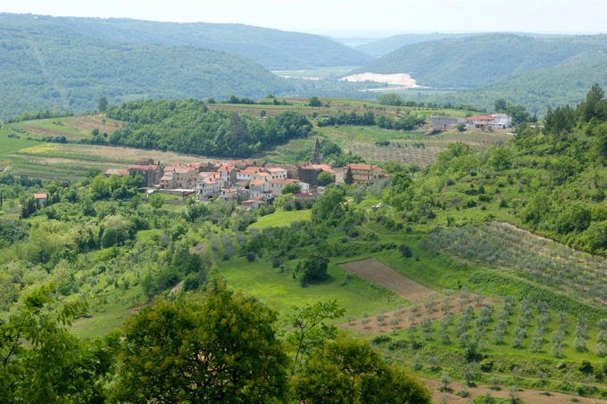 PARENZANA > Blick auf Kostanjice