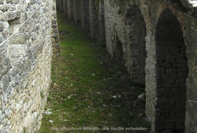 MOTOVUN > Stadtmauer