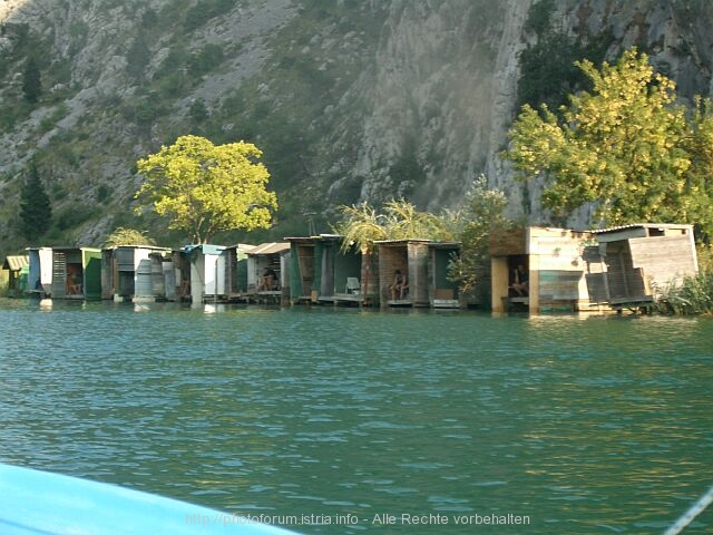 2005-10 < 1. Platz - Unbekanntes Kroatien > F.Rink > Fischerhütten an der Cetina