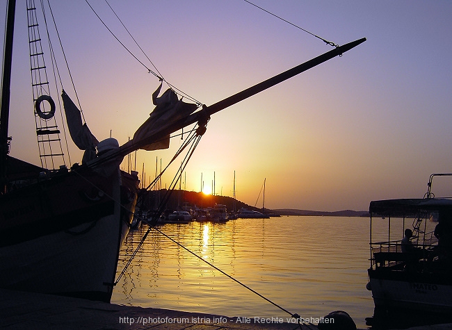 2007-07 > 2. SILBER < Heidi > SONNE > Abendstimmung im Hafen