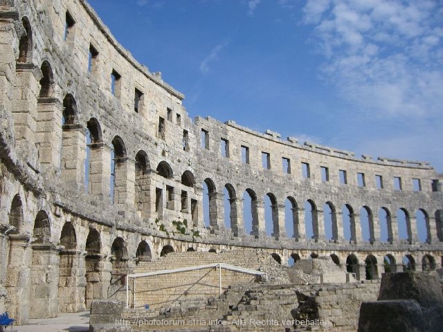 PULA > Amphitheater