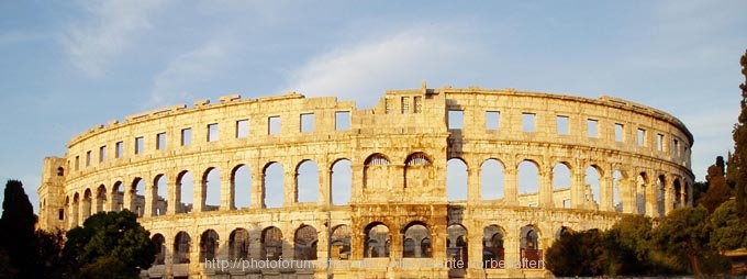 PULA > Amphitheater