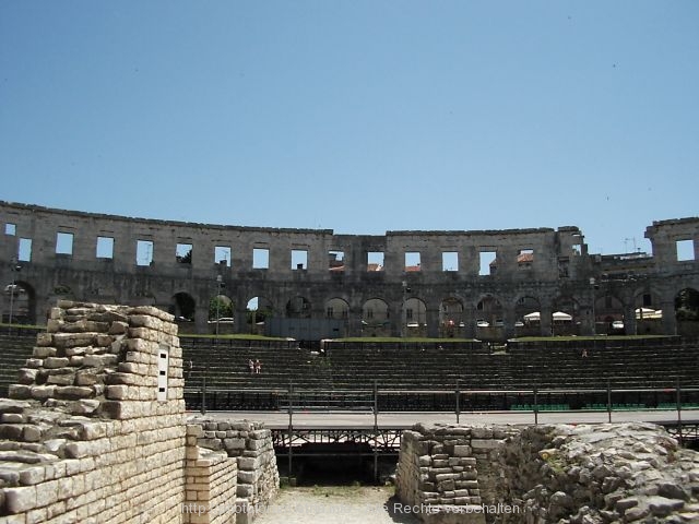 PULA > Amphitheater