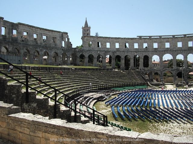 PULA > Amphitheater