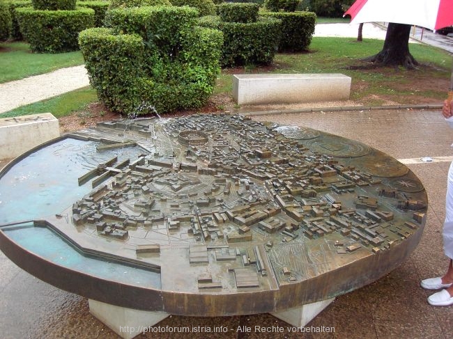 PULA > Brunnen > Stadtplanmodell