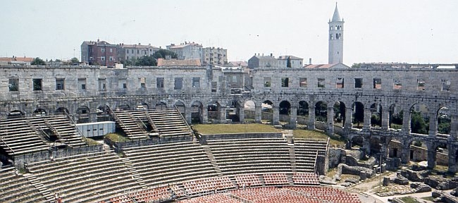 PULA > Amphitheater