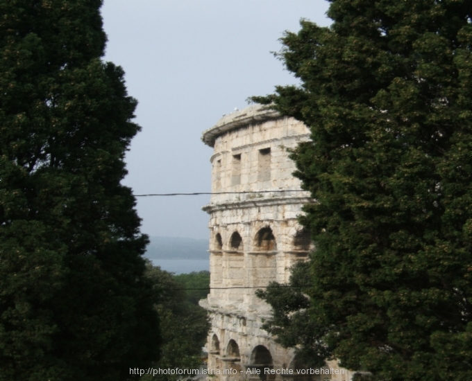 PULA > Herbstimpressionen > 31.10.2005