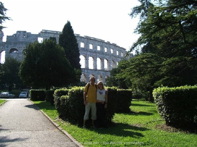 PULA > Amphitheater und wir