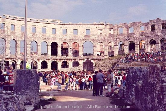 PULA > Amphitheater >  Kindertag