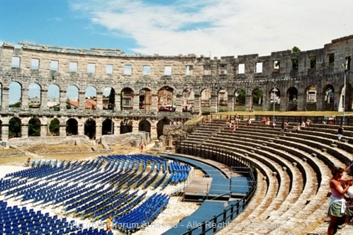 PULA > Amphitheater
