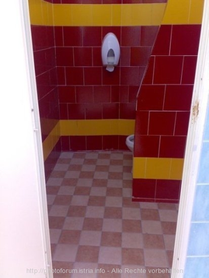 Toilette_CampKazela_Waschhaus I