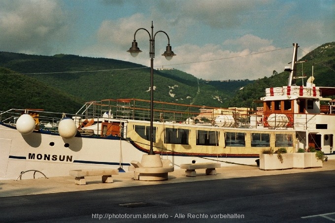 RABAC > Hafen > Ausflugsboot Monsun