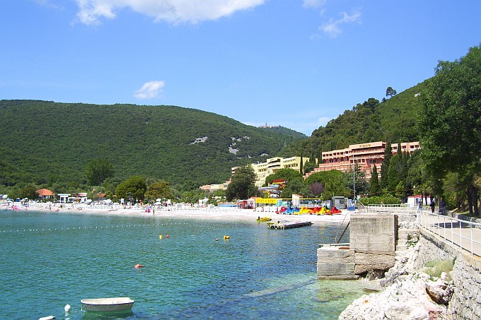 RABAC > Wanderung zum Strand Bounty_02 > Hafenpromenade Rabac