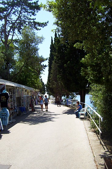 RABAC > Wanderung zum Strand Bounty_05 > Hafenpromenade