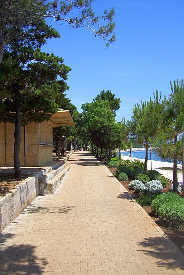 RABAC > Wanderung zum Strand Bounty_07 > Strandpromenade