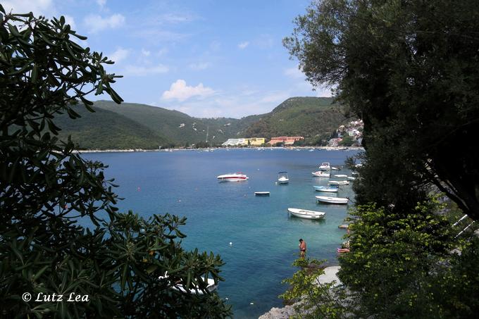 Blick über die Bucht zu den "Blumen-Hotels"