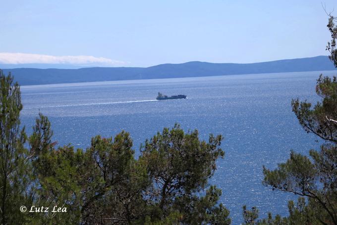 Kvarner Bucht mit Containerschiff