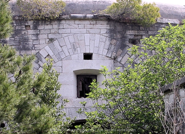 Festung neben Hauptfriedhof 3