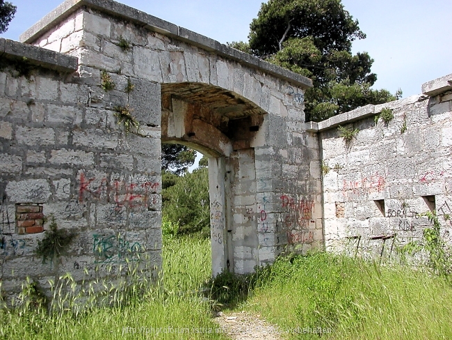 Festung neben Hauptfriedhof 4