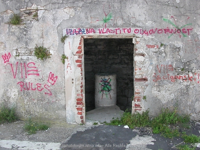 Festung neben Hauptfriedhof 7