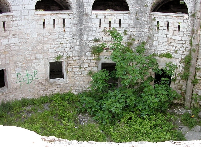 Festung neben Hauptfriedhof 3