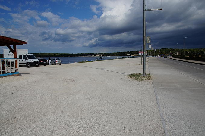 Pula Parkplätze am Bahnhof