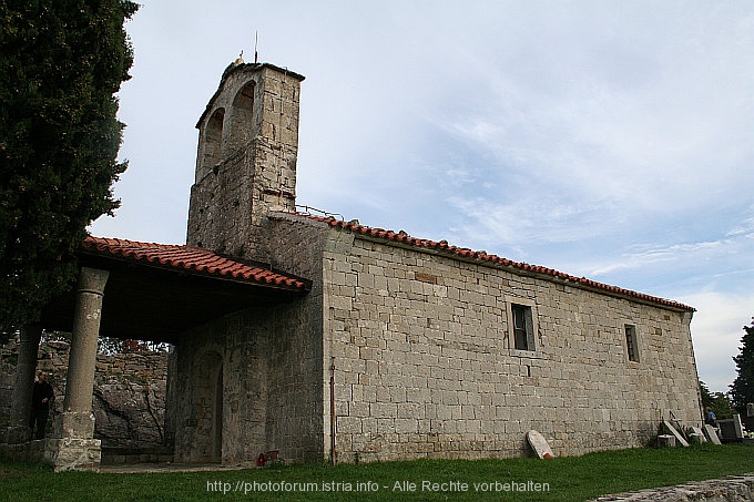 HUM > Friedhofskapelle