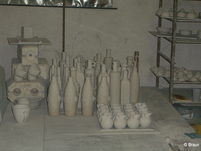 Gebrannte_Ware_vor_dem_Emaillieren_2.jpg