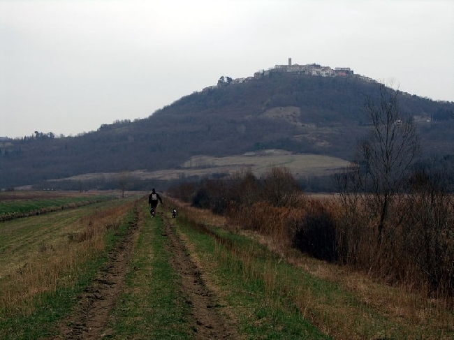 MIRNATAL > Wanderung an der Mirna > unterhalb von Motovun