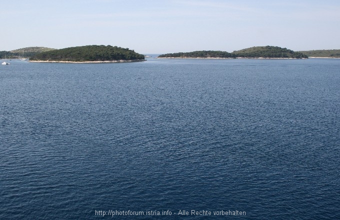 FAEHRE > Von Stari Grad nach Korcula