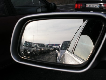 VERKEHRSSTAU > Zwischen Maut und HR Grenze