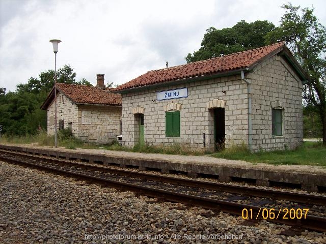 ZMINJ > Bahnhof