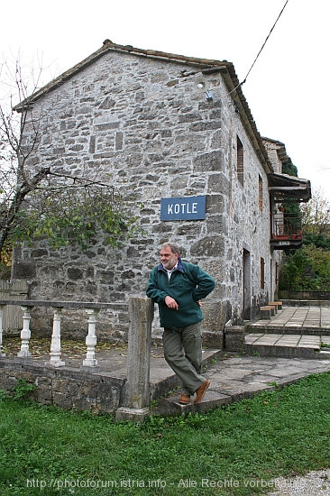 KOTLI > Idyllisches Steinhaus